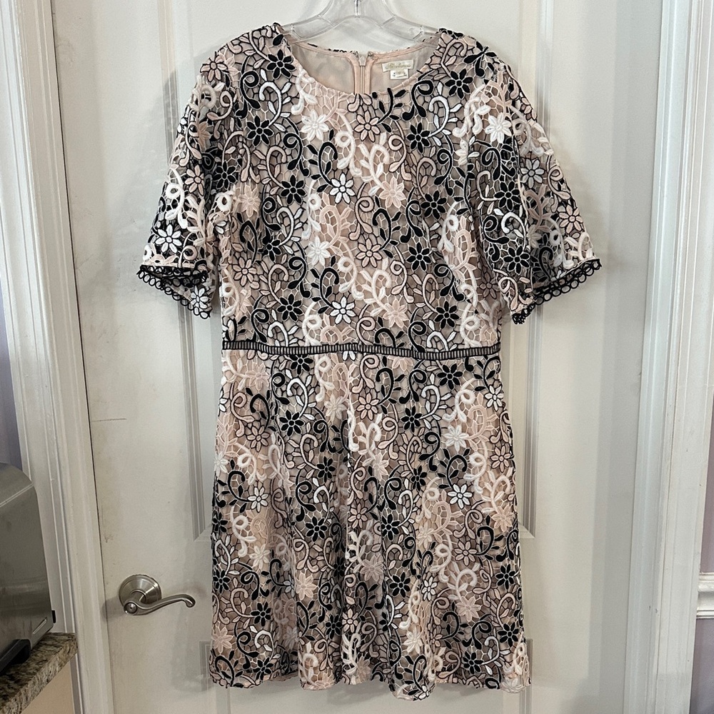 NEW Shoshanna Lace Dress in Black and Cream - Size 12